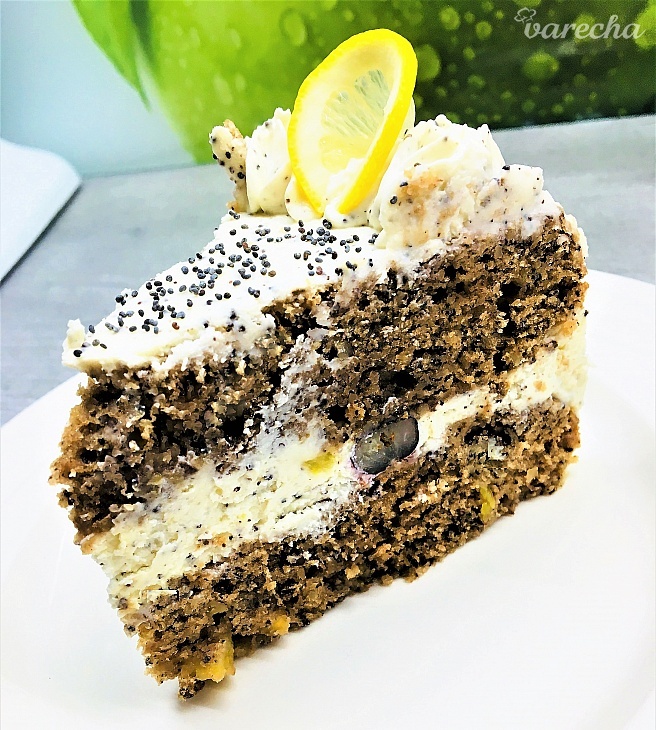 Svieža torta s citrónovo-makovým krémom