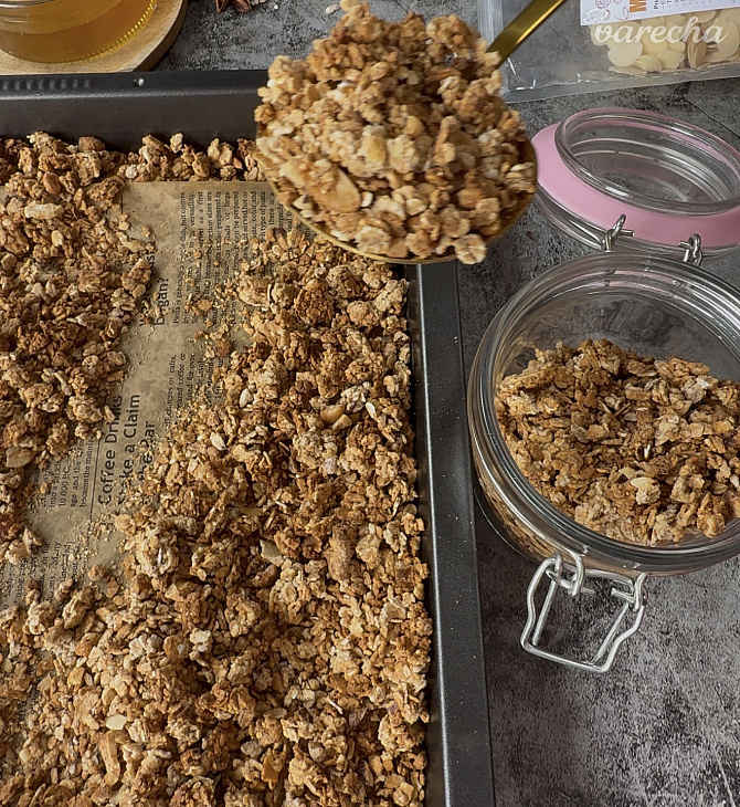 Domáca medová granola